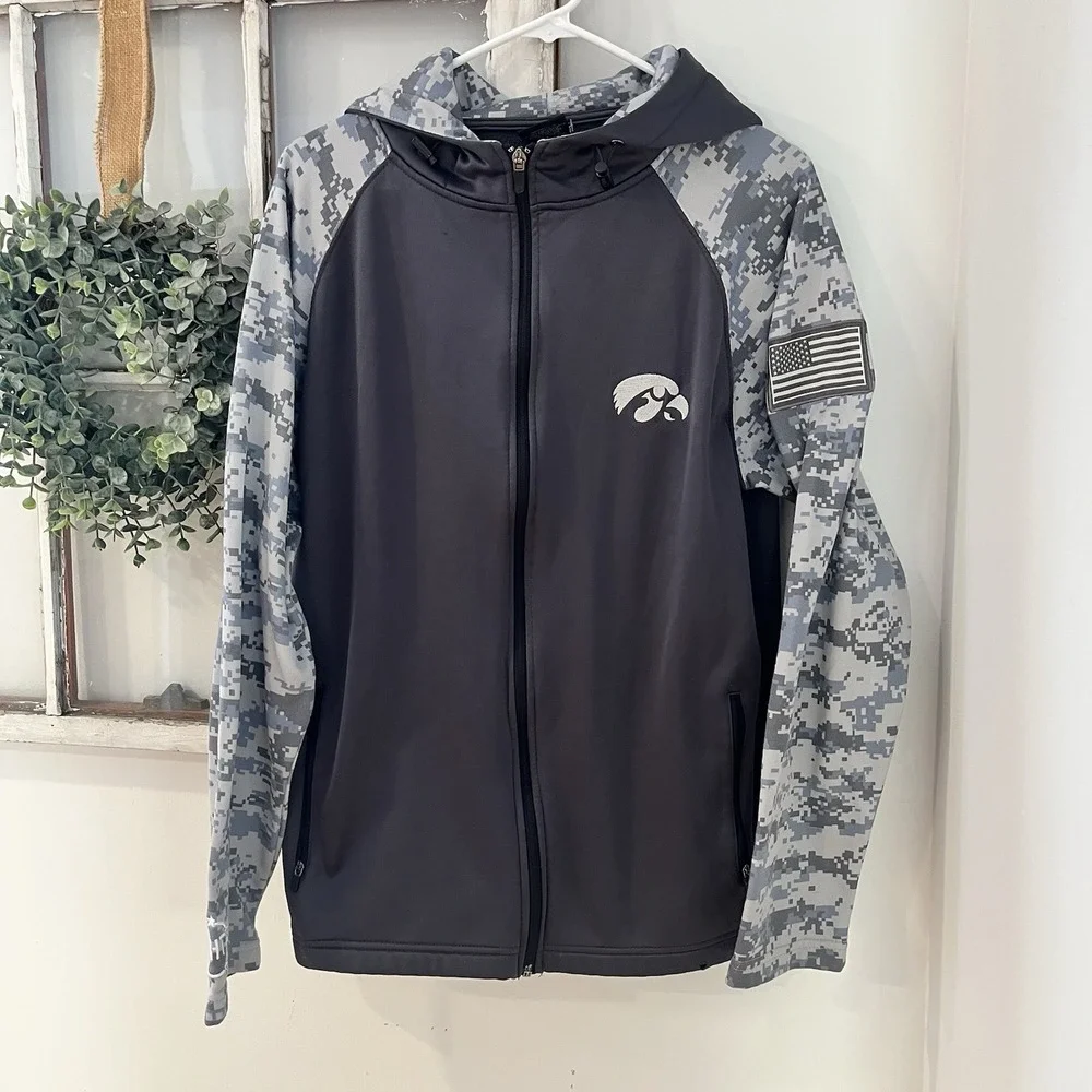 Iowa Hawkeyes Colosseum OHT Military Appreciation Camo Raglan Hoodie‎ Men's M